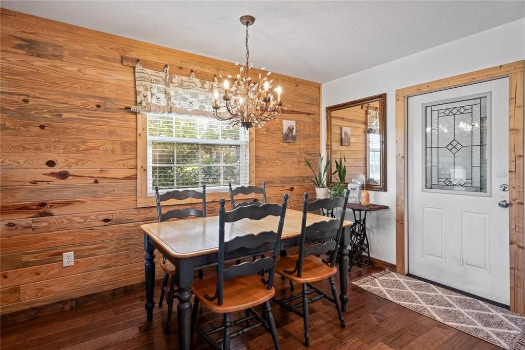 Recently Sold: $499,900 (2 beds, 2 baths, 1472 Square Feet)