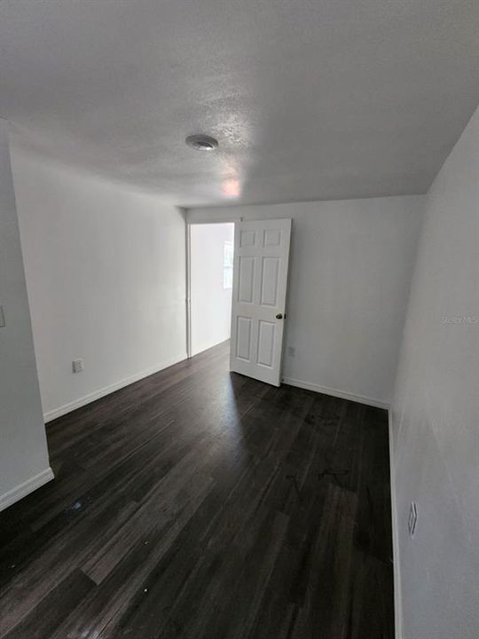For Sale: $164,500 (2 beds, 1 baths, 720 Square Feet)