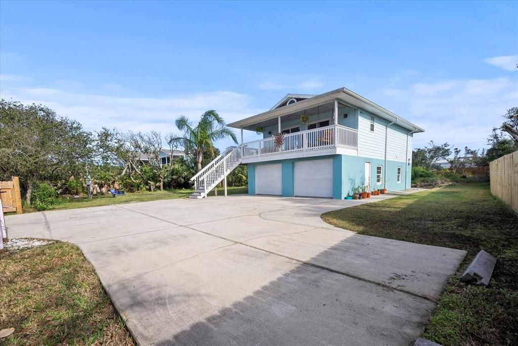 Recently Sold: $619,000 (2 beds, 2 baths, 864 Square Feet)