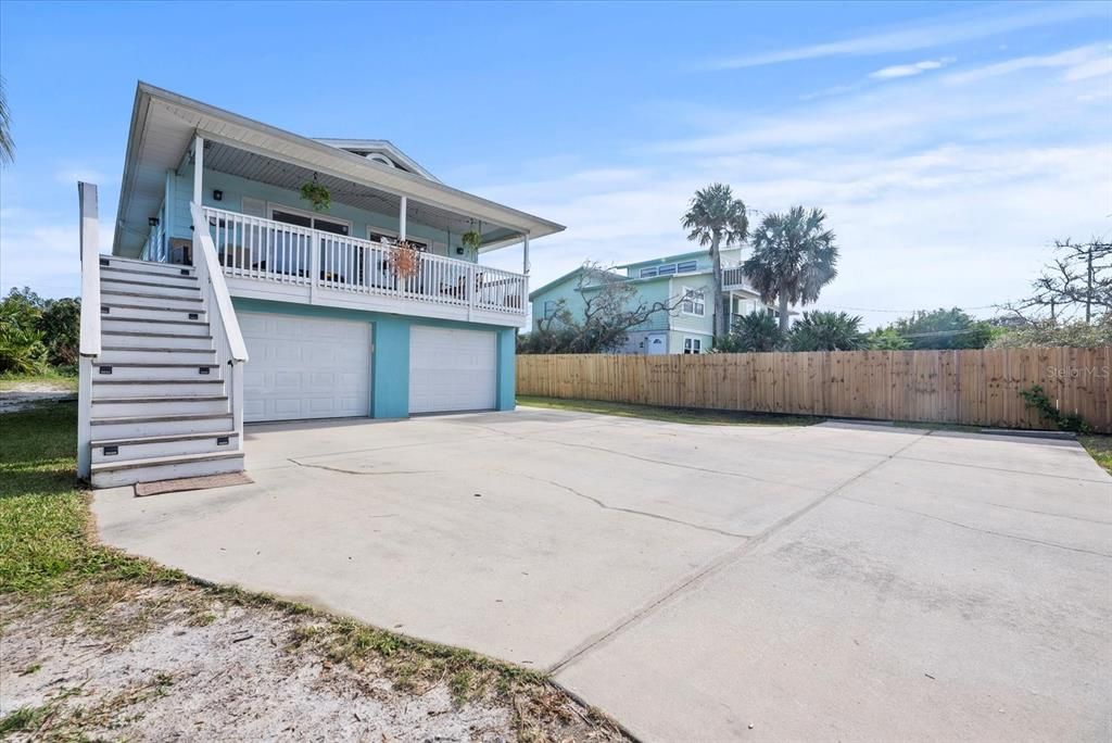 Recently Sold: $619,000 (2 beds, 2 baths, 864 Square Feet)