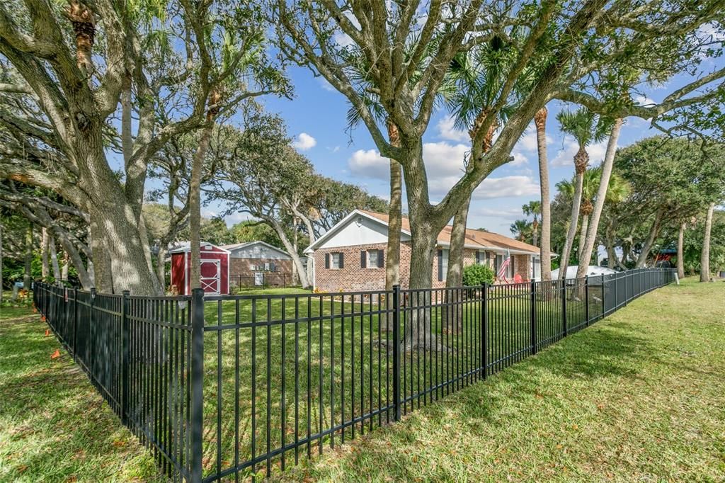 Active With Contract: $542,000 (3 beds, 2 baths, 1668 Square Feet)