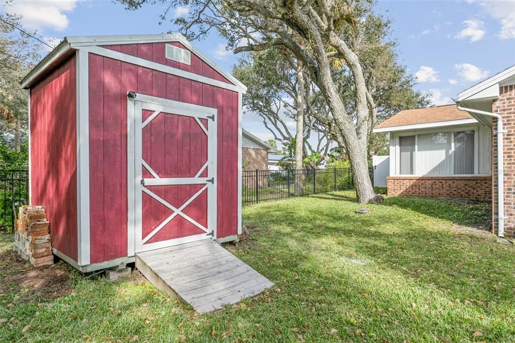 Active With Contract: $542,000 (3 beds, 2 baths, 1668 Square Feet)