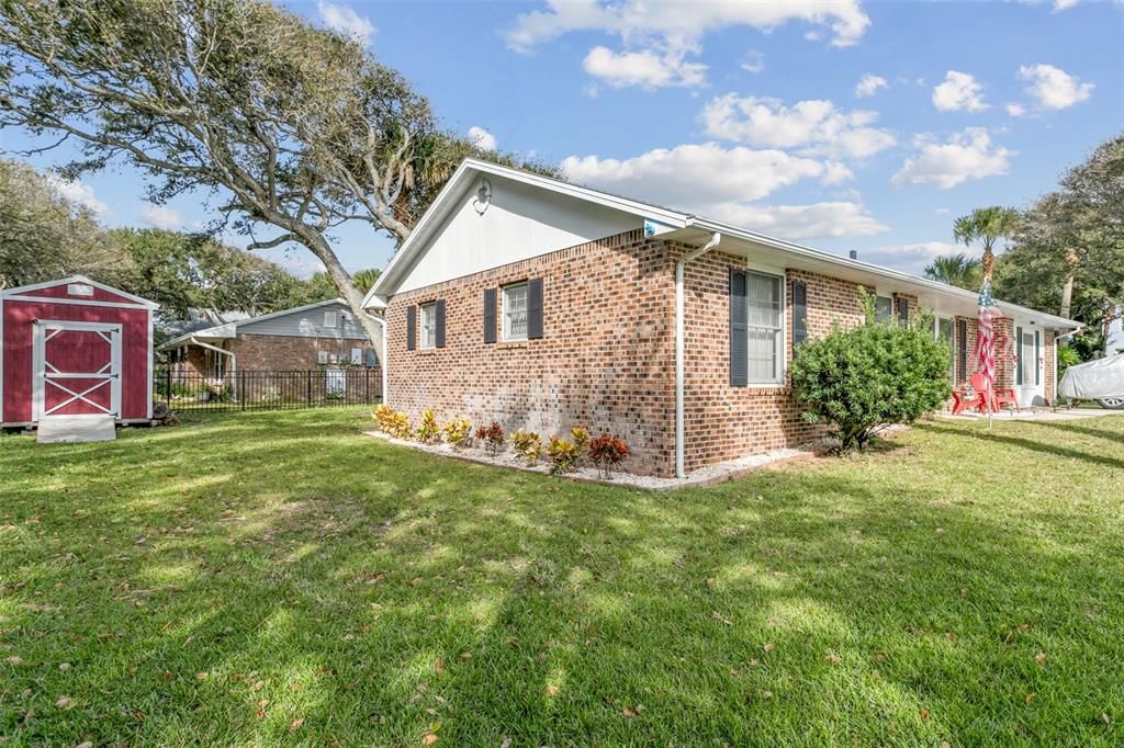 Active With Contract: $542,000 (3 beds, 2 baths, 1668 Square Feet)