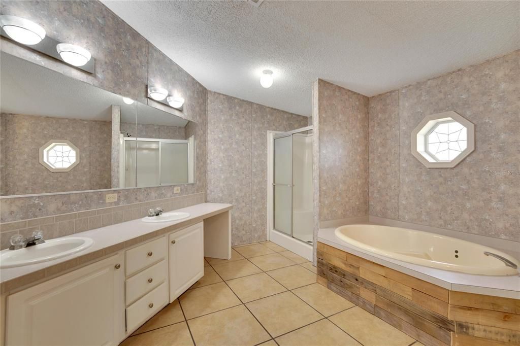 最近售出: $390,000 (3 贝兹, 2 浴室, 1745 平方英尺)