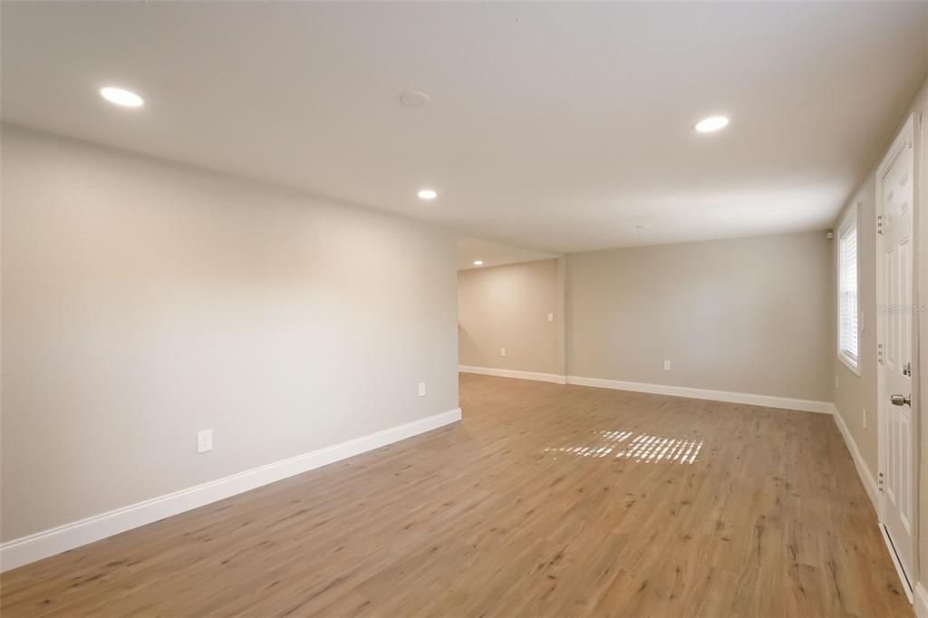 Recently Rented: $1,500 (3 beds, 1 baths, 1292 Square Feet)