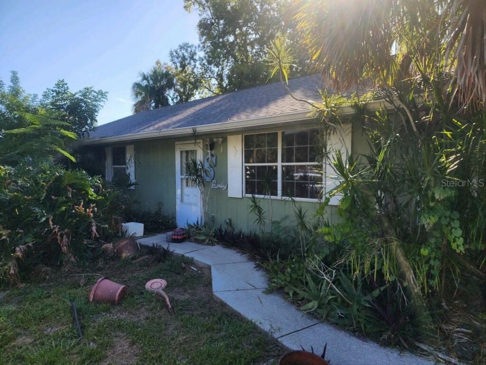 Recently Sold: $250,000 (3 beds, 2 baths, 1964 Square Feet)