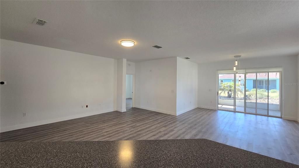 Active With Contract: $1,890 (2 beds, 2 baths, 1729 Square Feet)