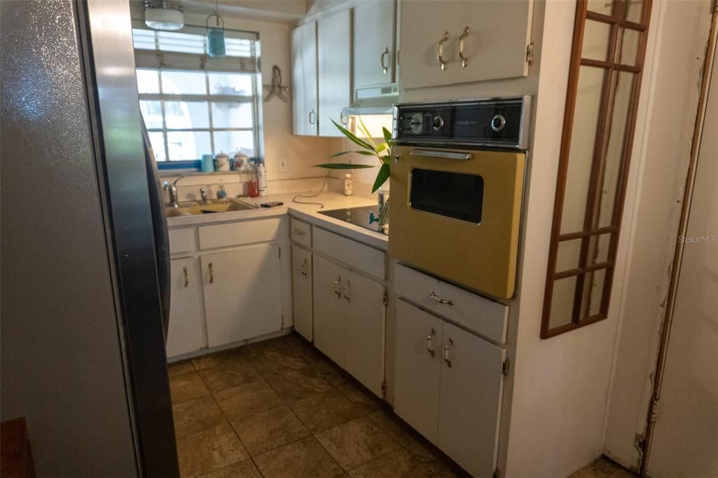 Recently Sold: $165,000 (2 beds, 1 baths, 953 Square Feet)