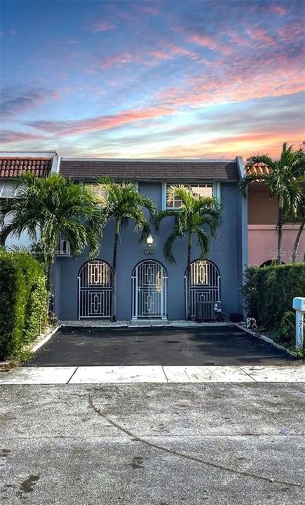 Recently Sold: $435,000 (3 beds, 2 baths, 1606 Square Feet)