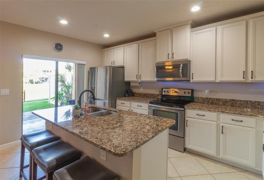 Recently Sold: $279,900 (2 beds, 2 baths, 1341 Square Feet)