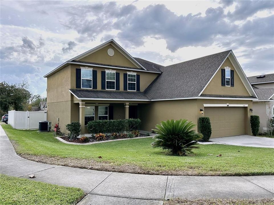 Recently Sold: $380,000 (4 beds, 3 baths, 2504 Square Feet)