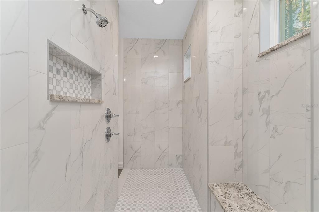 最近租的: $4,750 (3 贝兹, 2 浴室, 2442 平方英尺)