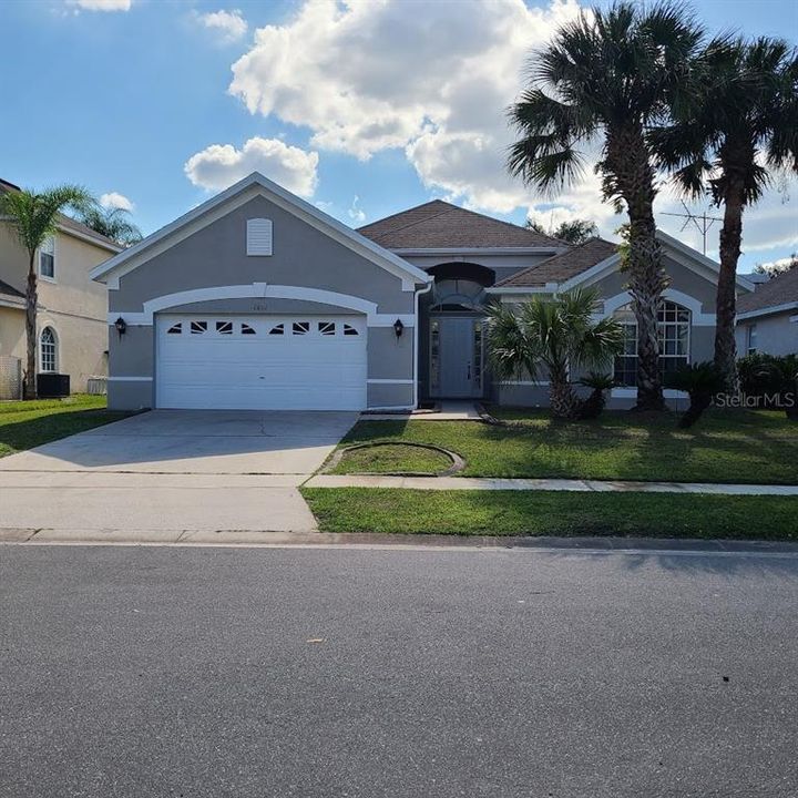 Recently Rented: $2,050 (3 beds, 3 baths, 2226 Square Feet)