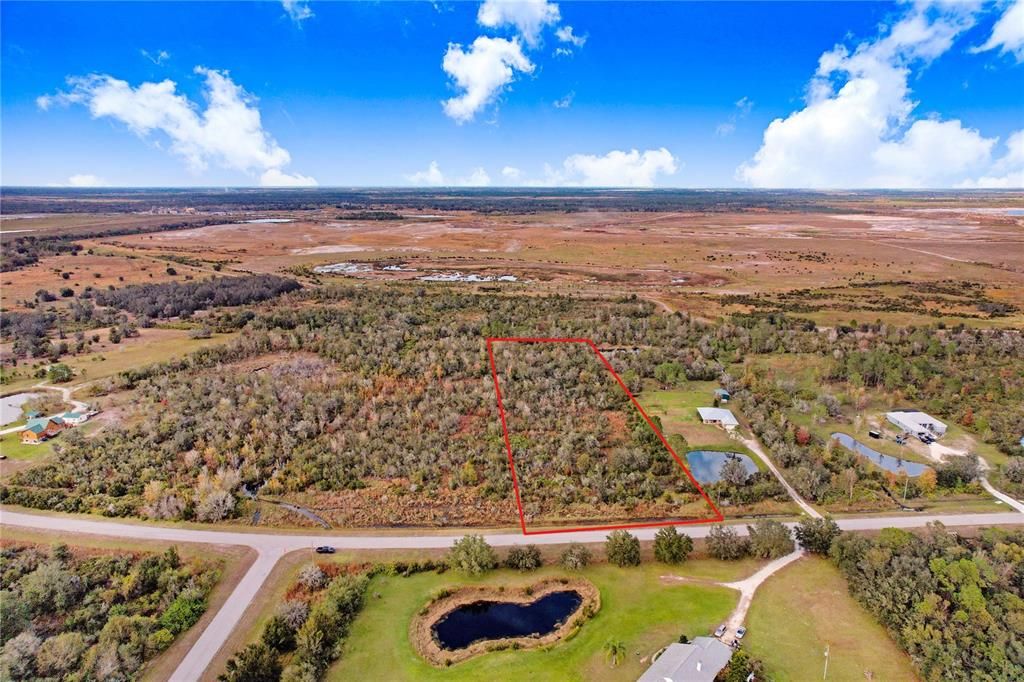 На продажу: $230,000 (5.21 acres)