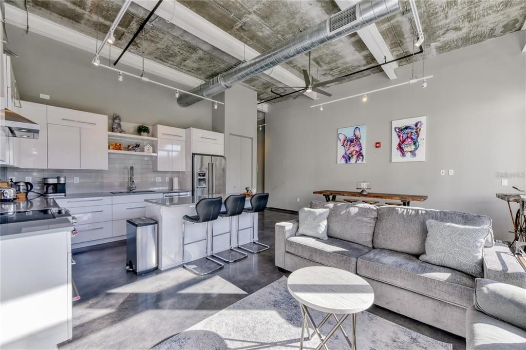 Active With Contract: $510,000 (2 beds, 2 baths, 1549 Square Feet)