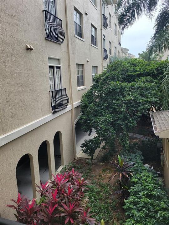 Recently Rented: $2,175 (2 beds, 2 baths, 1073 Square Feet)