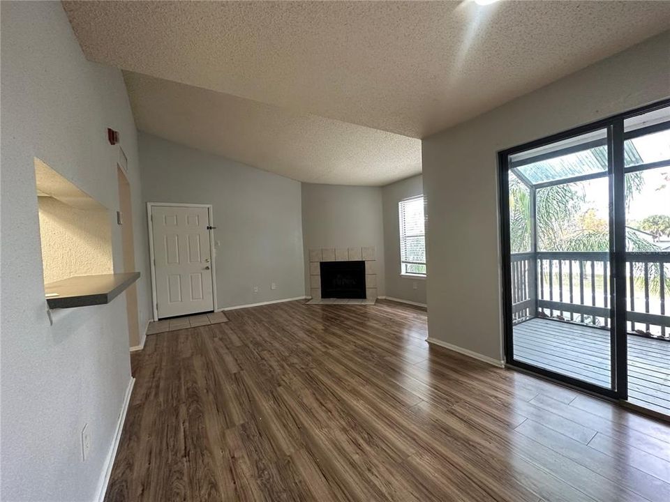 For Sale: $224,900 (3 beds, 2 baths, 986 Square Feet)
