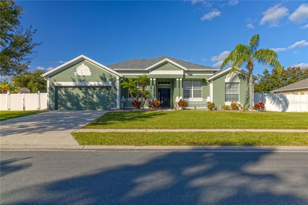 Recently Rented: $2,600 (4 beds, 2 baths, 2222 Square Feet)