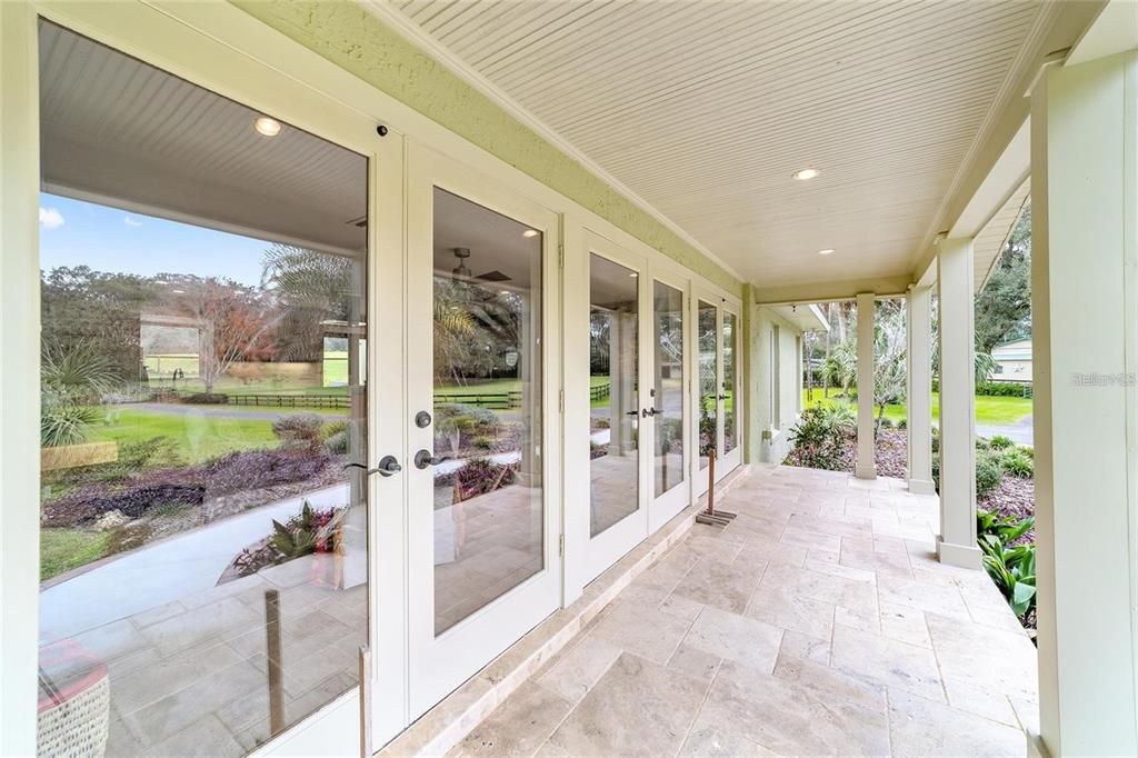 Recently Sold: $2,099,000 (3 beds, 2 baths, 1924 Square Feet)