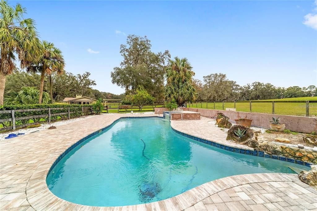 Recently Sold: $2,099,000 (3 beds, 2 baths, 1924 Square Feet)