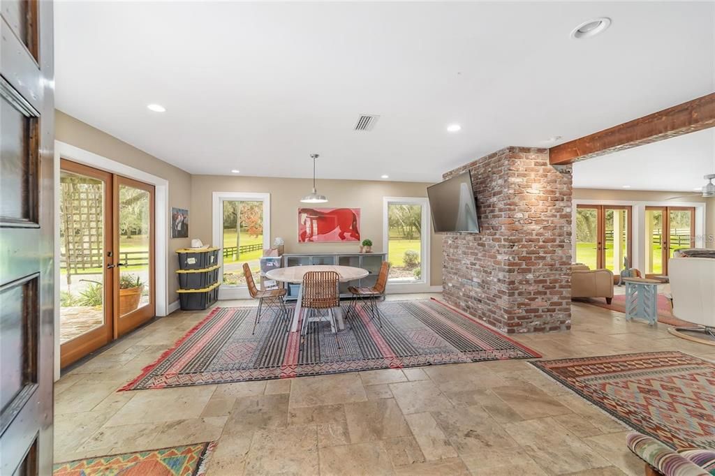 Recently Sold: $2,099,000 (3 beds, 2 baths, 1924 Square Feet)