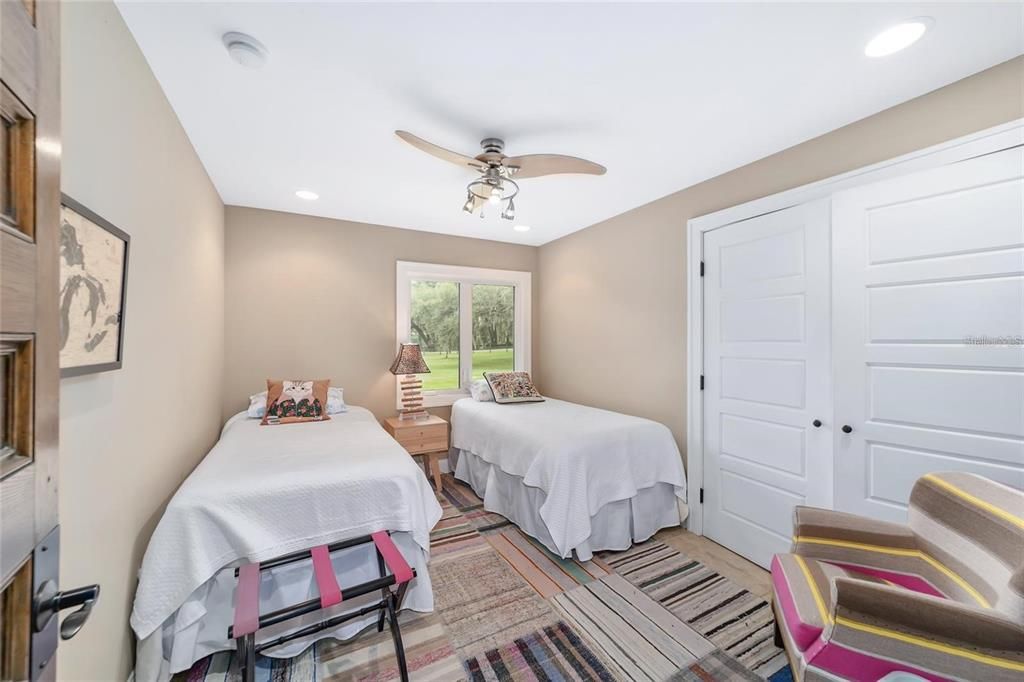 Recently Sold: $2,099,000 (3 beds, 2 baths, 1924 Square Feet)