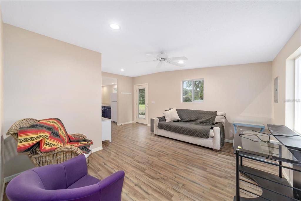 Recently Sold: $2,099,000 (3 beds, 2 baths, 1924 Square Feet)