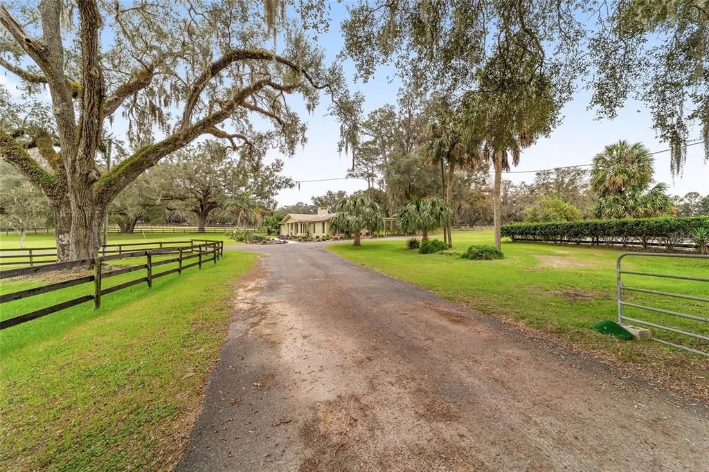 Vendido Recientemente: $2,099,000 (3 camas, 2 baños, 1924 Pies cuadrados)