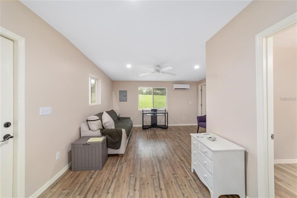 Recently Sold: $2,099,000 (3 beds, 2 baths, 1924 Square Feet)