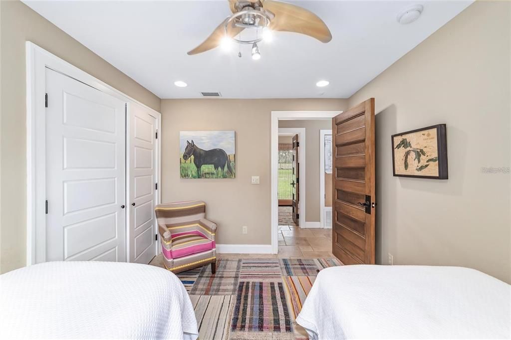 Recently Sold: $2,099,000 (3 beds, 2 baths, 1924 Square Feet)