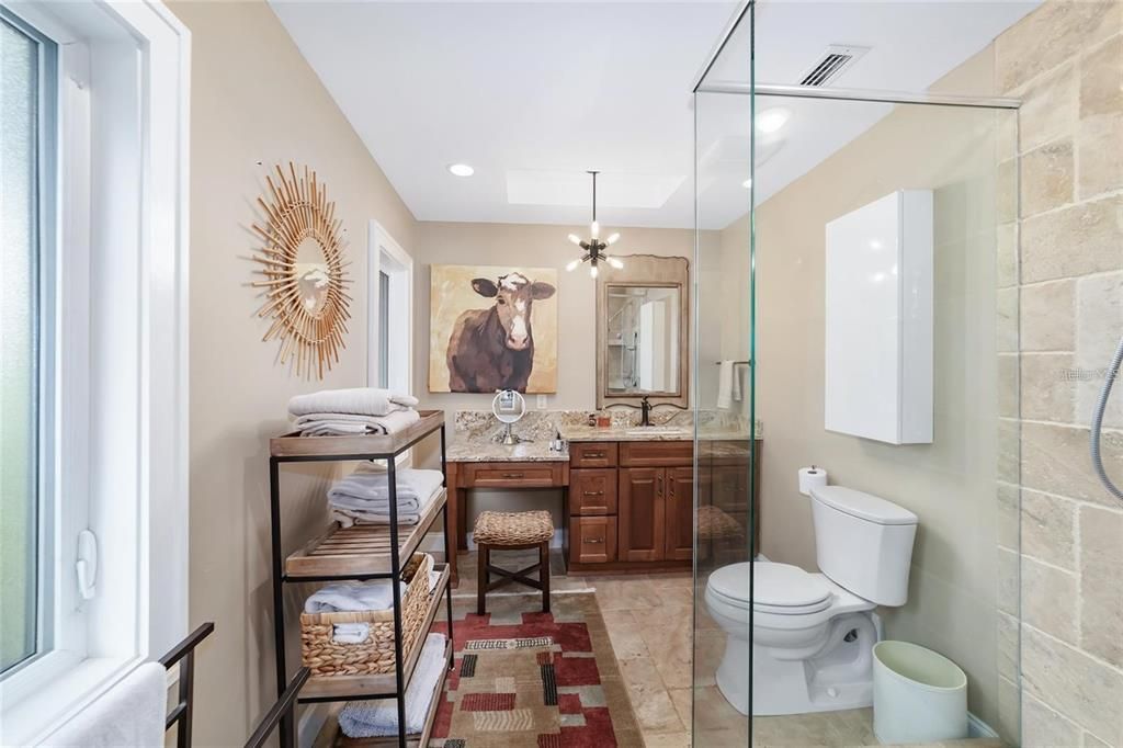 Recently Sold: $2,099,000 (3 beds, 2 baths, 1924 Square Feet)