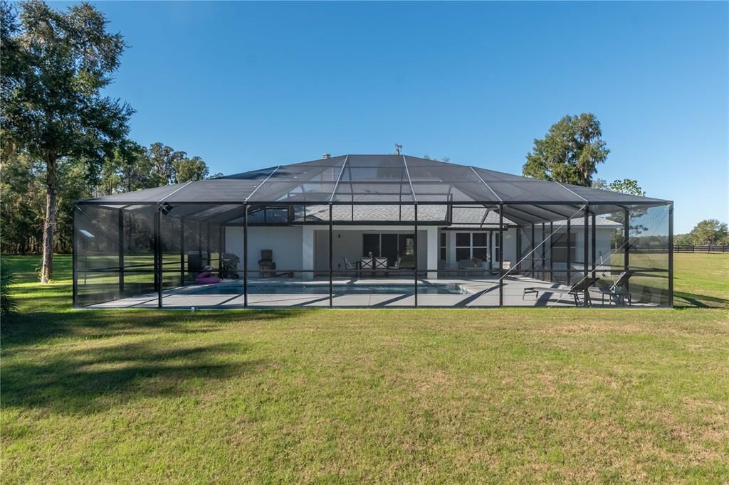 Recently Sold: $1,650,000 (3 beds, 3 baths, 2504 Square Feet)