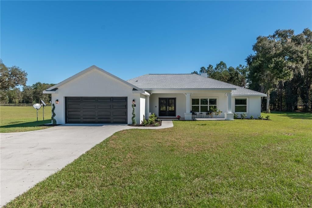 Recently Sold: $1,650,000 (3 beds, 3 baths, 2504 Square Feet)