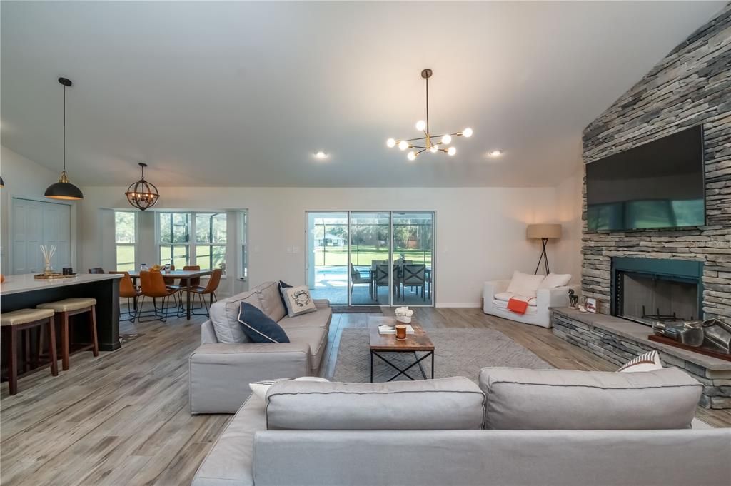 Recently Sold: $1,650,000 (3 beds, 3 baths, 2504 Square Feet)