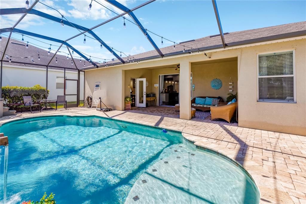 Recently Sold: $799,900 (5 beds, 5 baths, 3736 Square Feet)