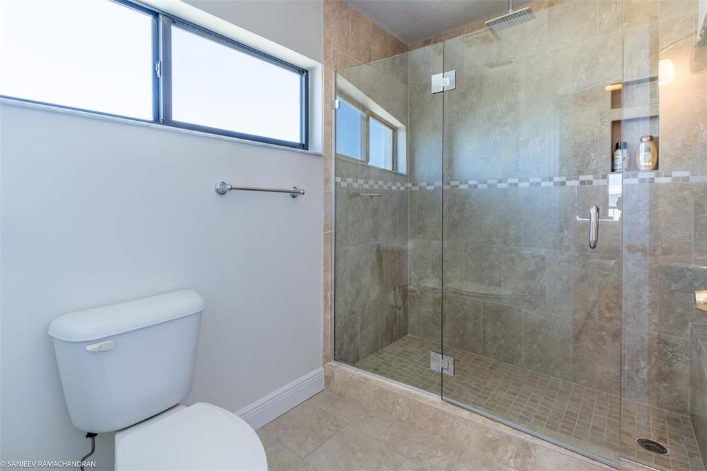 В аренду: $5,500 (2 спален, 2 ванн, 1913 Квадратных фут)