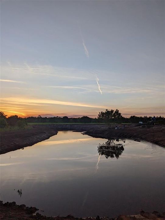 На продажу: $385,000 (5.38 acres)