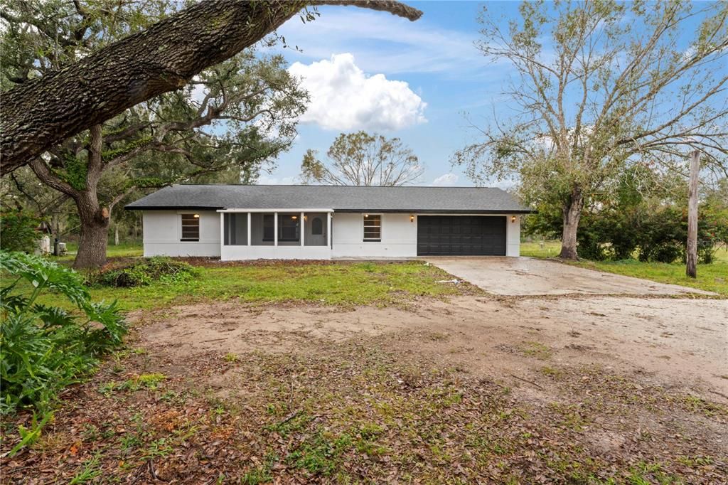 Recently Sold: $380,000 (3 beds, 2 baths, 1396 Square Feet)