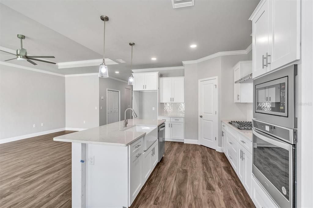 Active With Contract: $447,000 (4 beds, 3 baths, 1886 Square Feet)