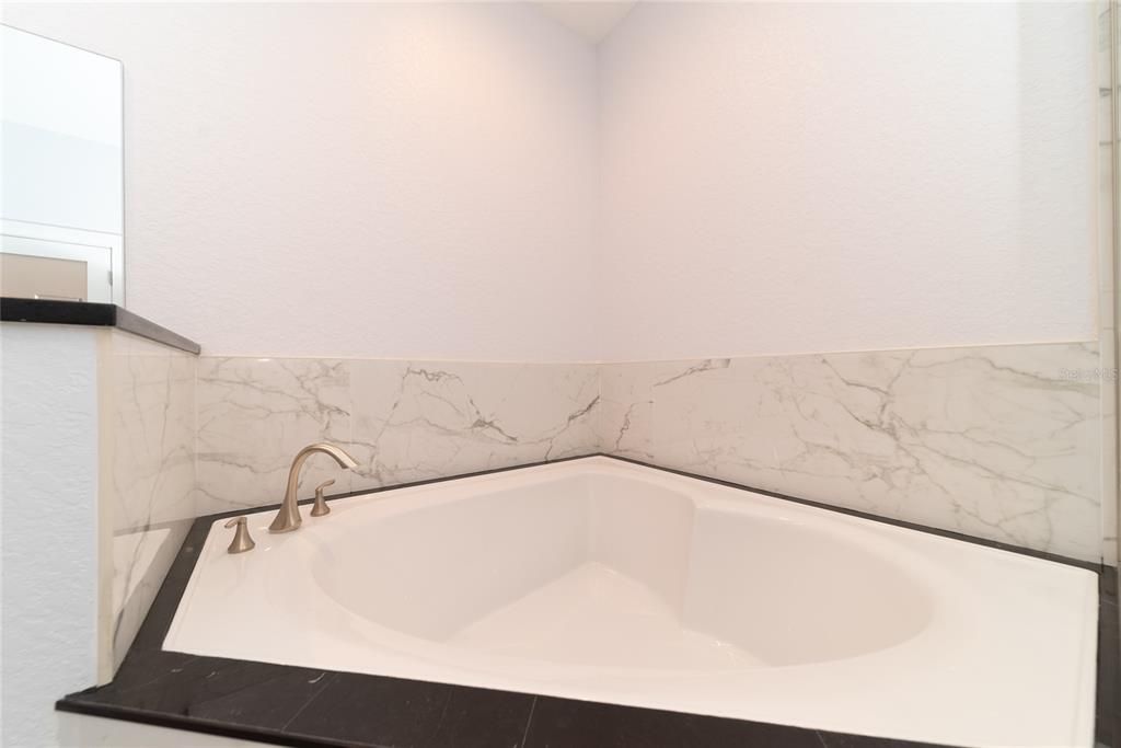 Недавно продано: $465,500 (3 спален, 2 ванн, 1857 Квадратных фут)