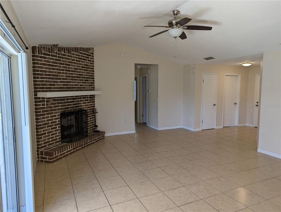 For Rent: $1,885 (3 beds, 2 baths, 1155 Square Feet)