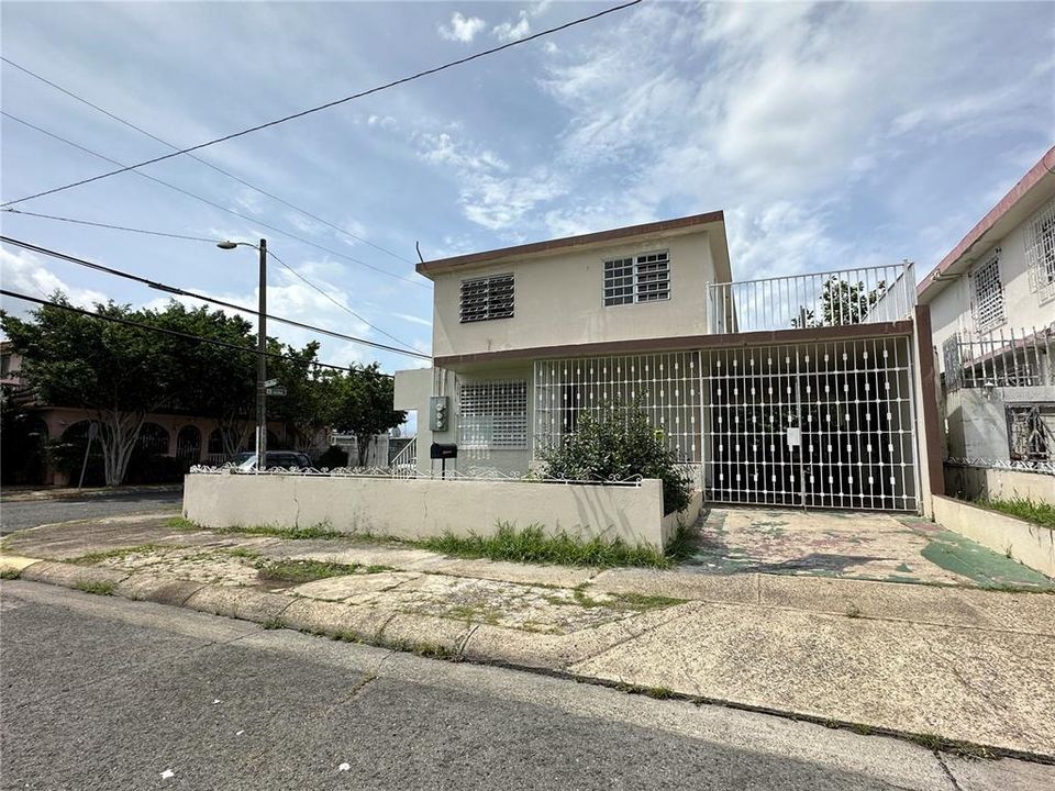 Vendido Recientemente: $145,000 (5 camas, 3 baños, 10 Pies cuadrados)