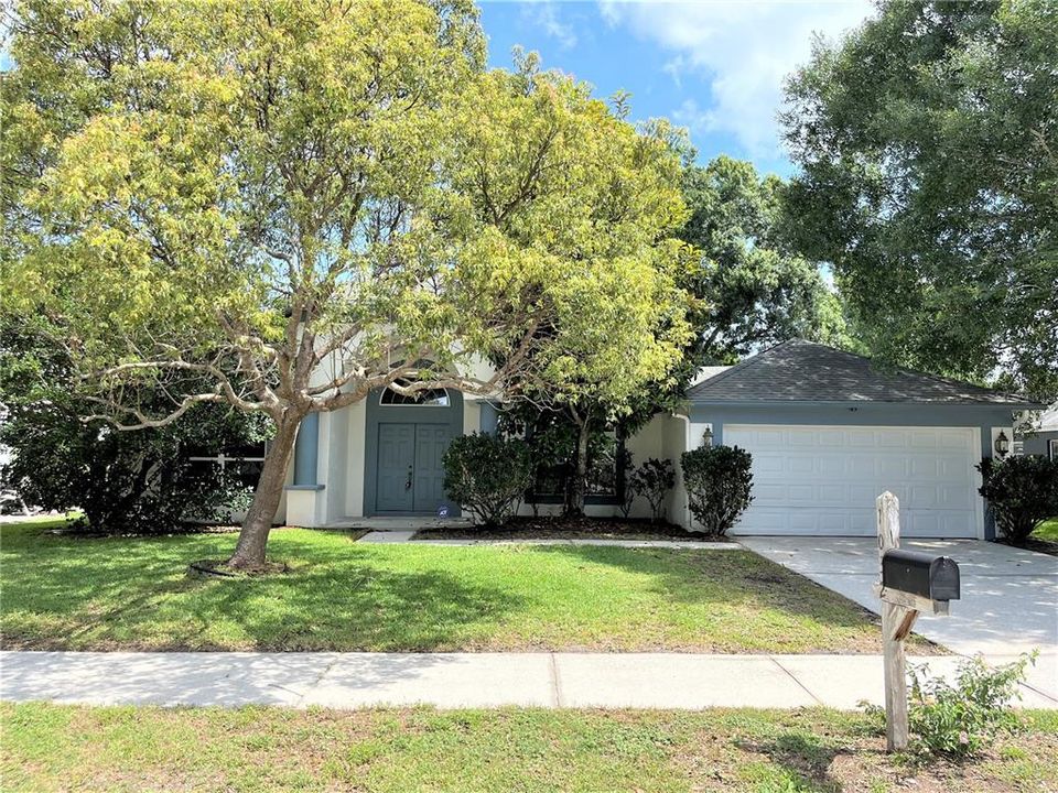 Recently Rented: $2,100 (3 beds, 2 baths, 1830 Square Feet)