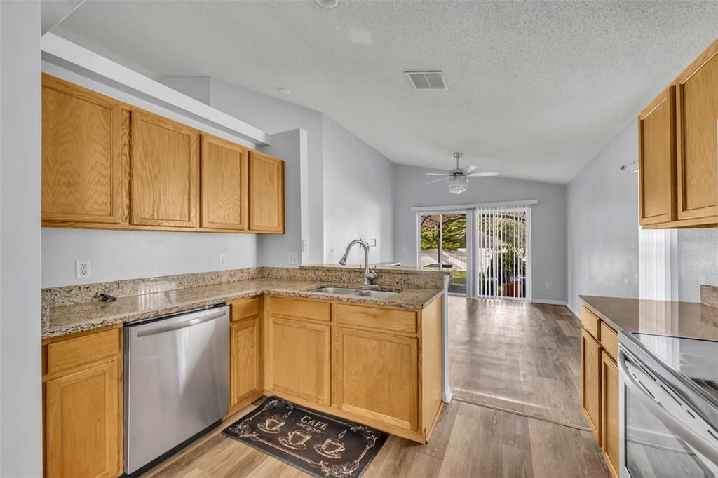 Active With Contract: $2,100 (3 beds, 2 baths, 1484 Square Feet)