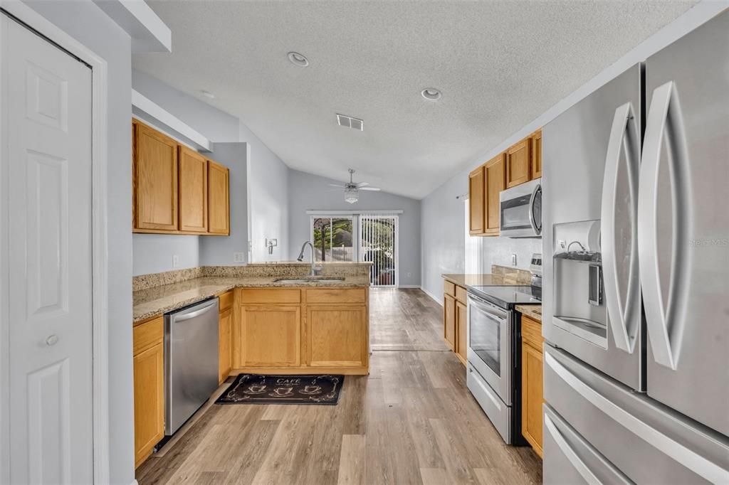 Active With Contract: $2,100 (3 beds, 2 baths, 1484 Square Feet)