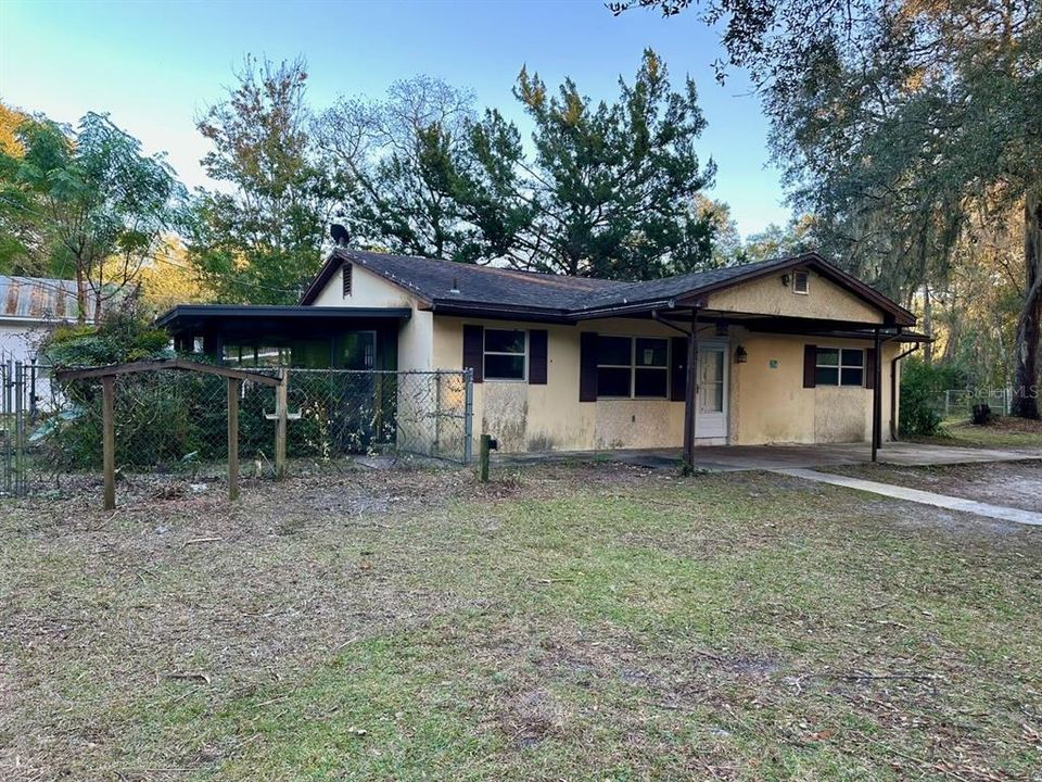 Recently Sold: $112,900 (2 beds, 1 baths, 1240 Square Feet)