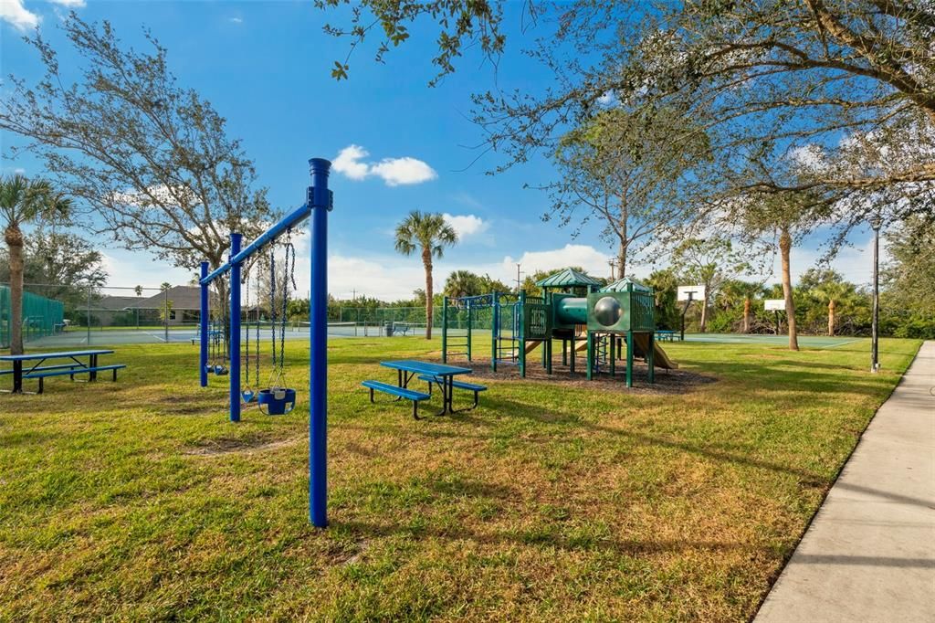 Harbour Oaks park. Perfect place to bring the family!