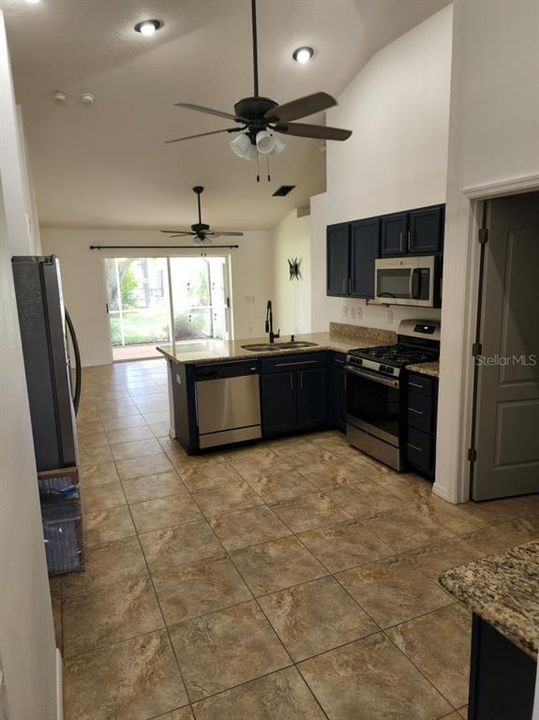 Active With Contract: $2,500 (3 beds, 2 baths, 1420 Square Feet)