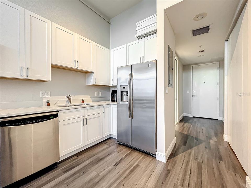 For Sale: $309,000 (1 beds, 1 baths, 525 Square Feet)