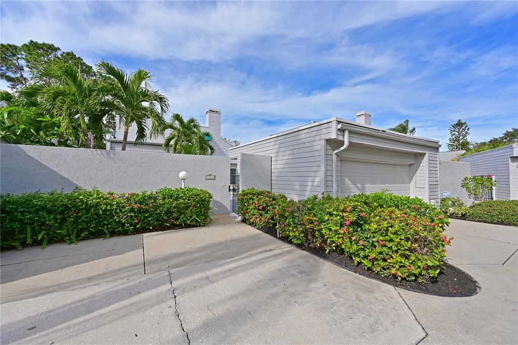 Active With Contract: $685,000 (3 beds, 3 baths, 2140 Square Feet)